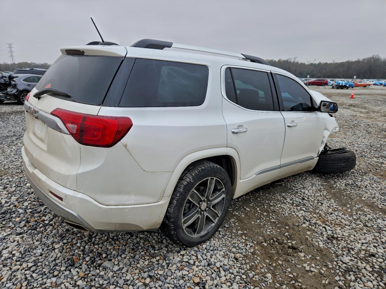 2017 GMC Acadia Denali - Image 3