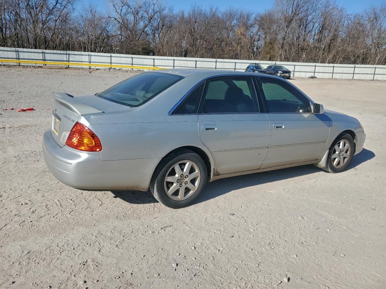 2002 Toyota Avalon Xl - Image 3