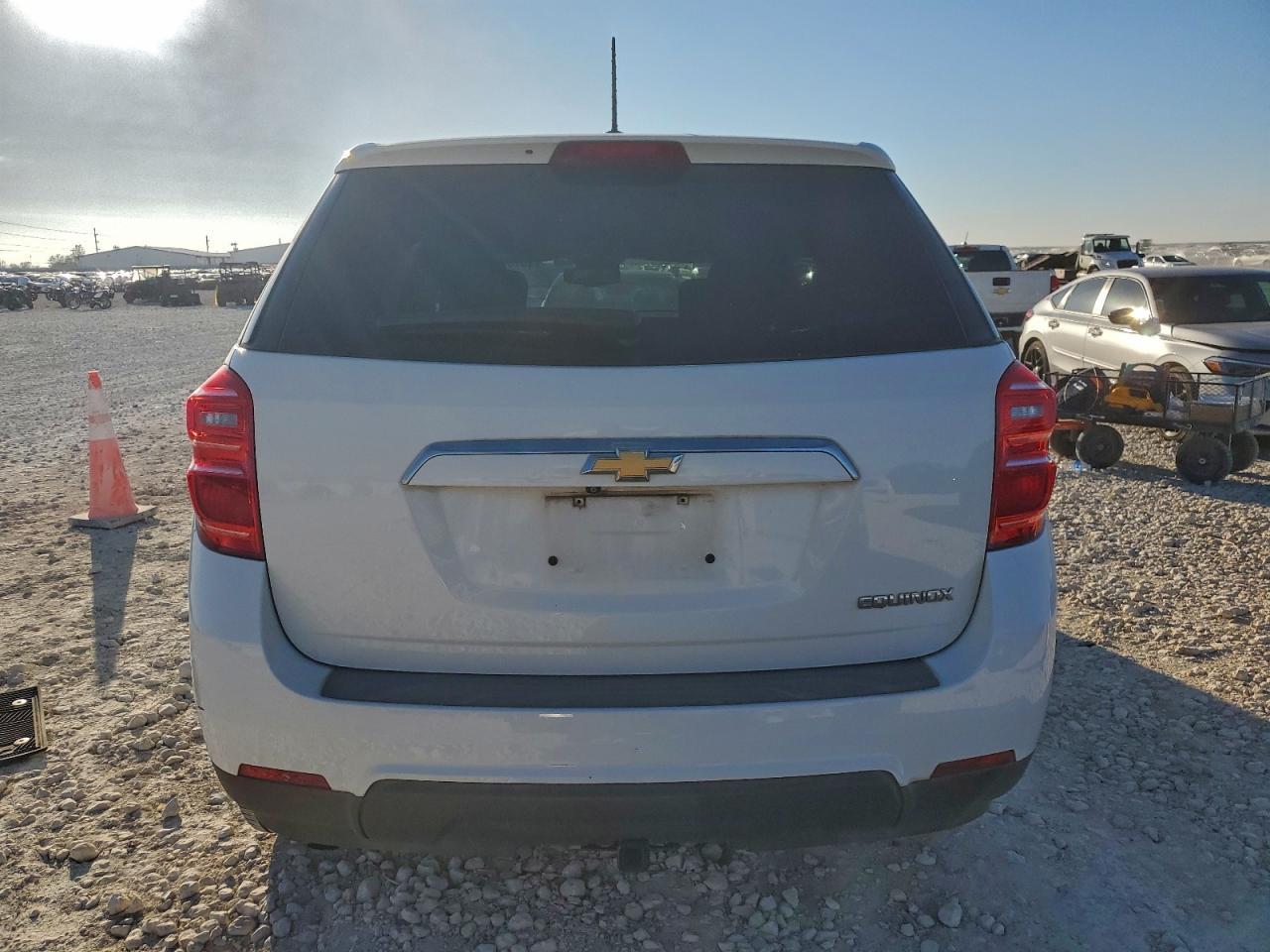 2016 Chevrolet Equinox Ls - Image 6