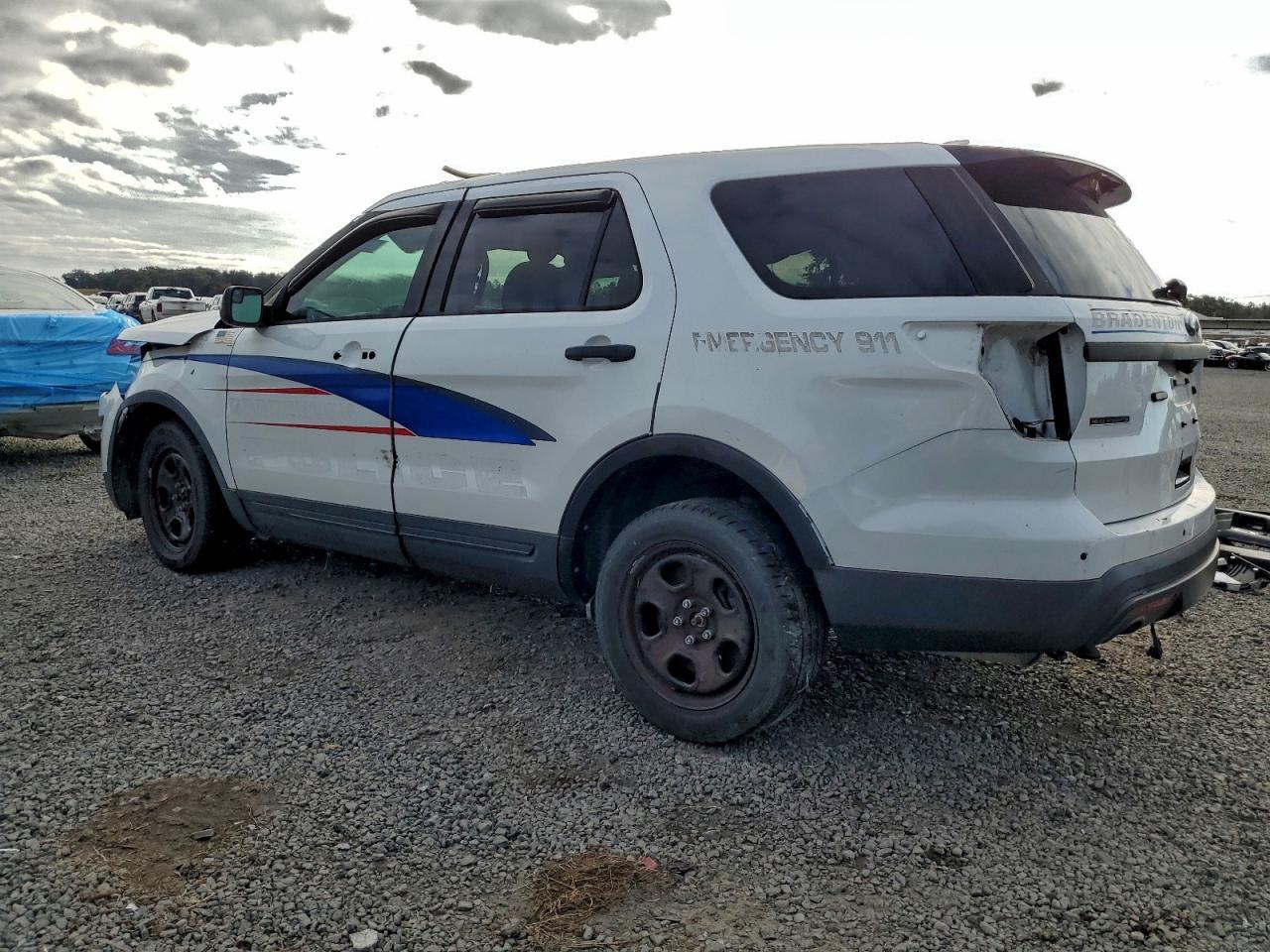 2017 Ford Explorer Police Interceptor - Image 2