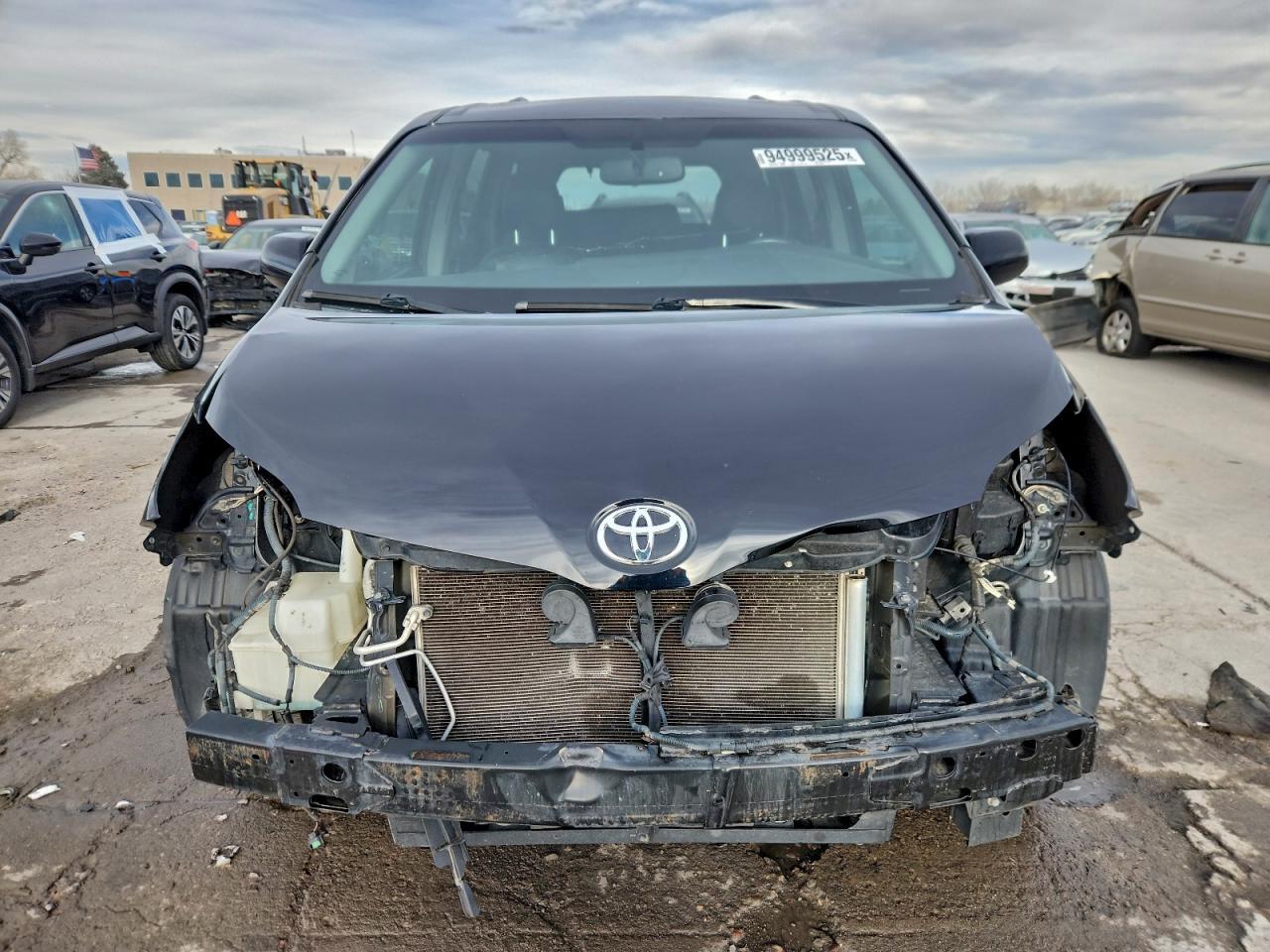 2016 Toyota Sienna Se - Фото 5