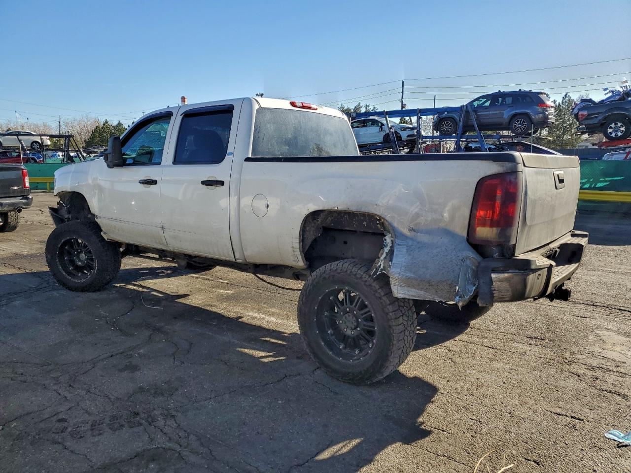 2007 GMC Sierra K2500 Heavy Duty - Image 2