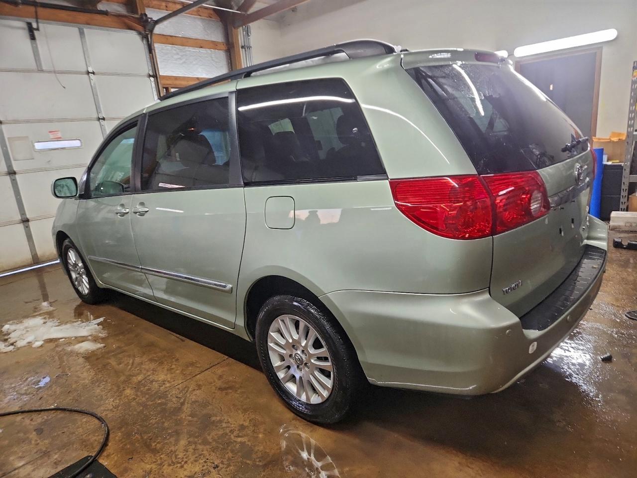 2009 Toyota Sienna Xle - Фото 2
