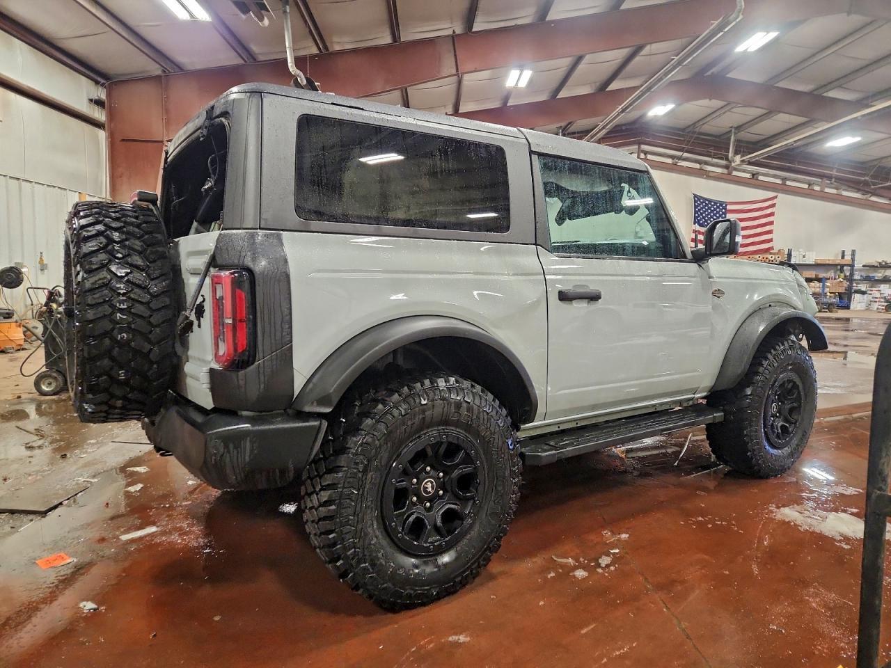 2023 Ford Bronco Base - Фото 3