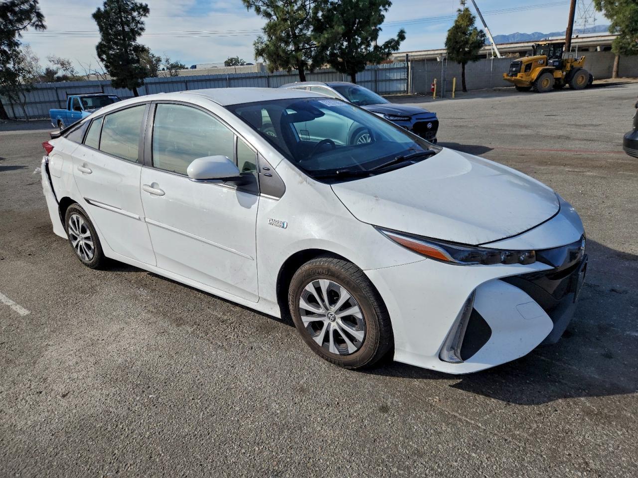 2021 Toyota Prius Prime Le - Image 4