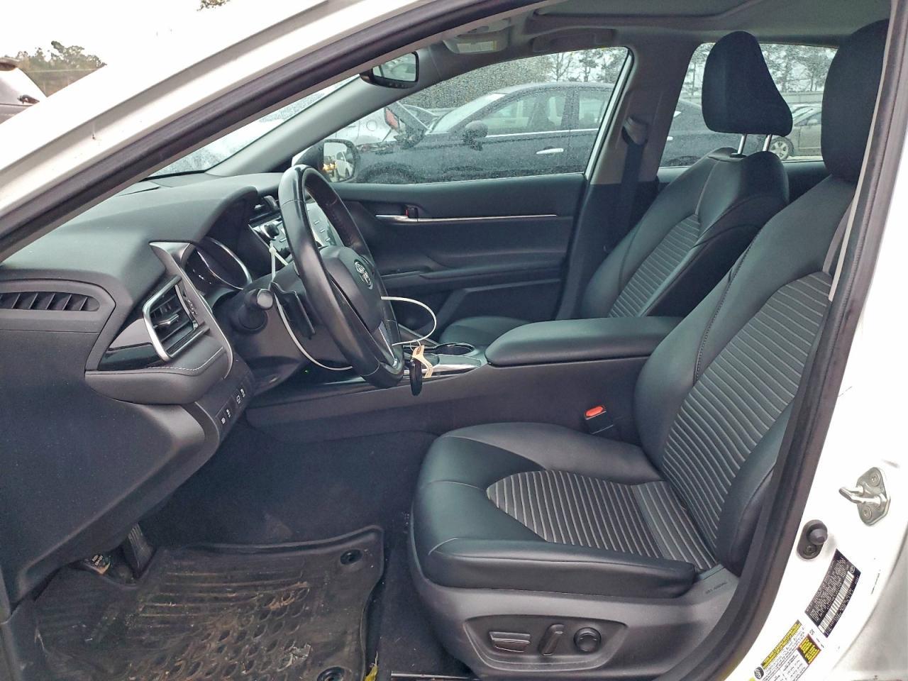 2020 Toyota Camry Se - Фото 7