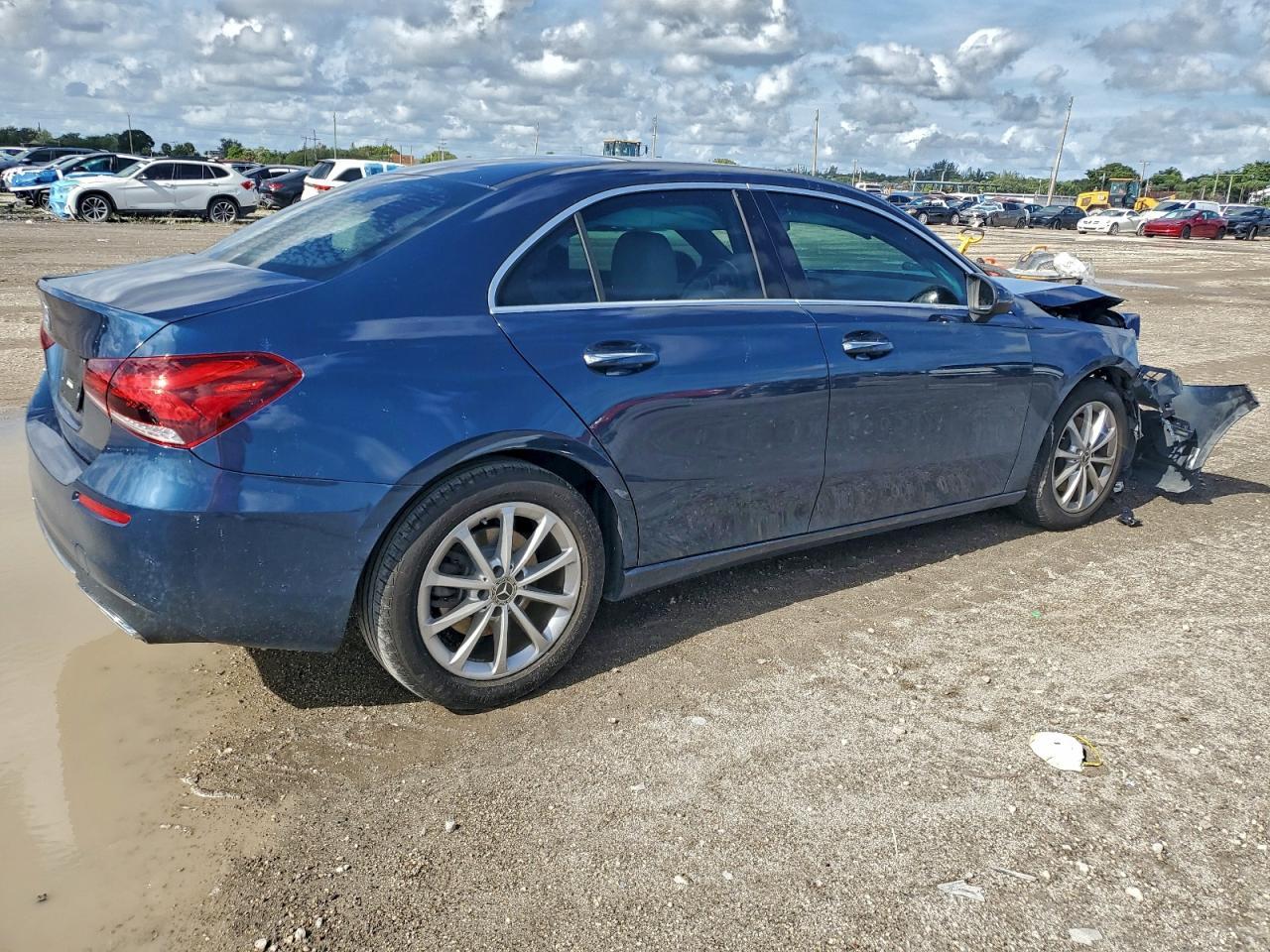 2021 Mercedes-Benz A 220 - Image 3