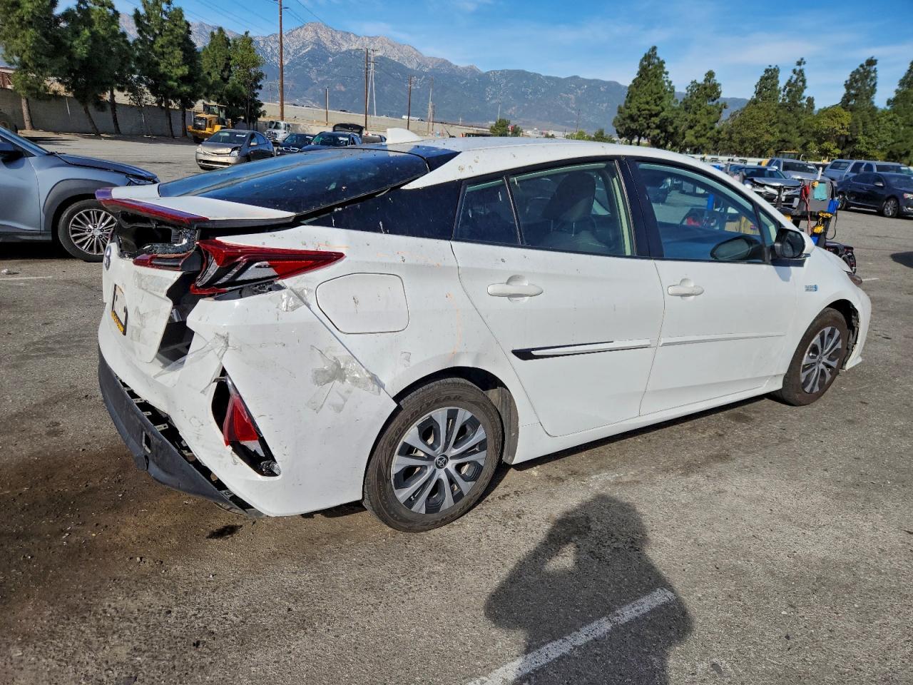 2021 Toyota Prius Prime Le - Image 3