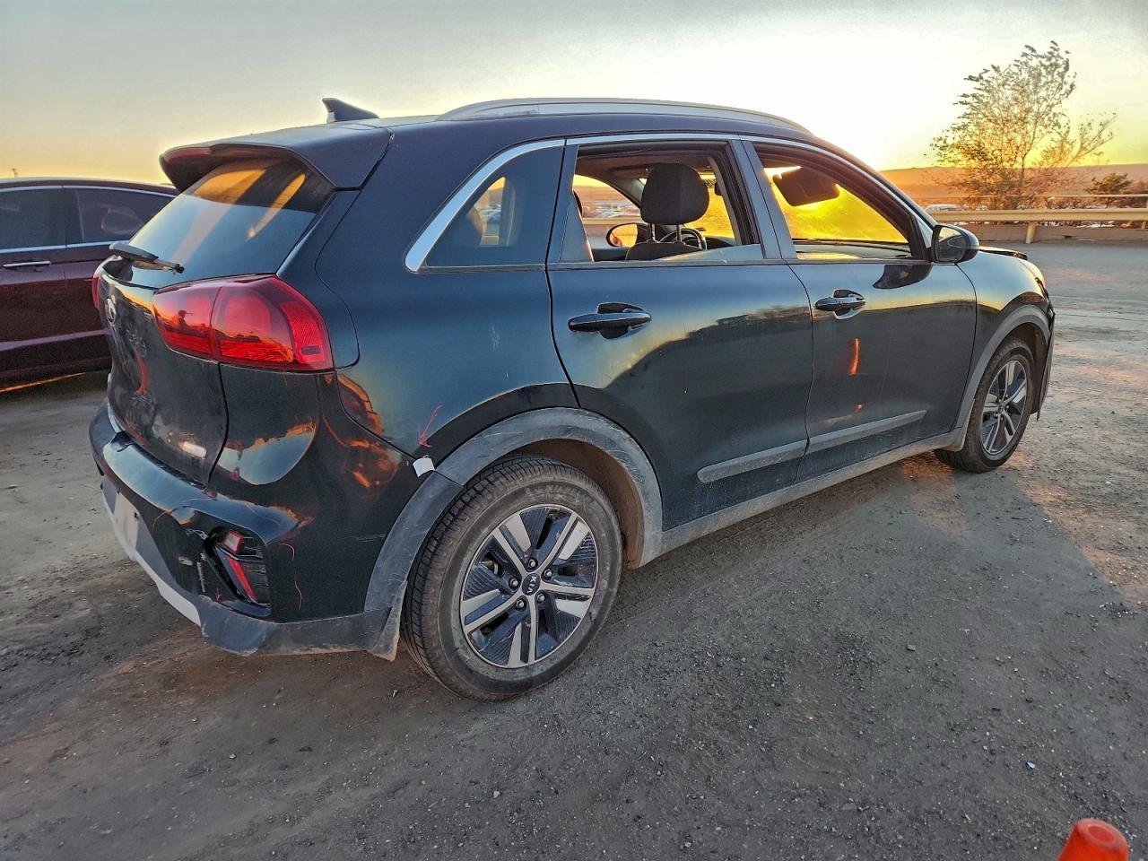 2020 Kia Niro Lxs - Image 3