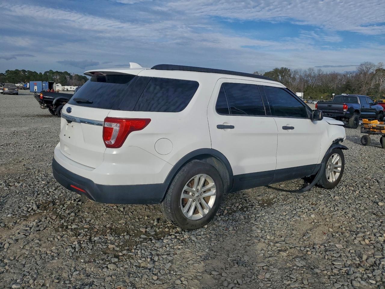 2017 Ford Explorer - Фото 3