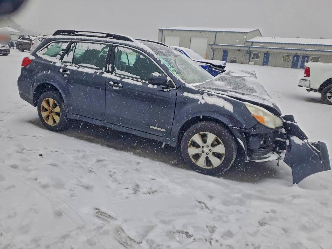 2012 Subaru Outback 2.5I - Image 4