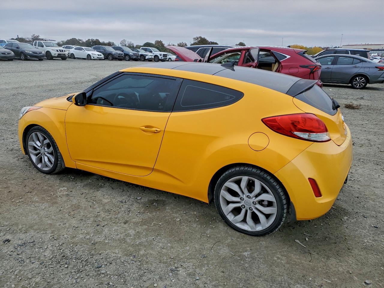 2013 Hyundai Veloster - Фото 2