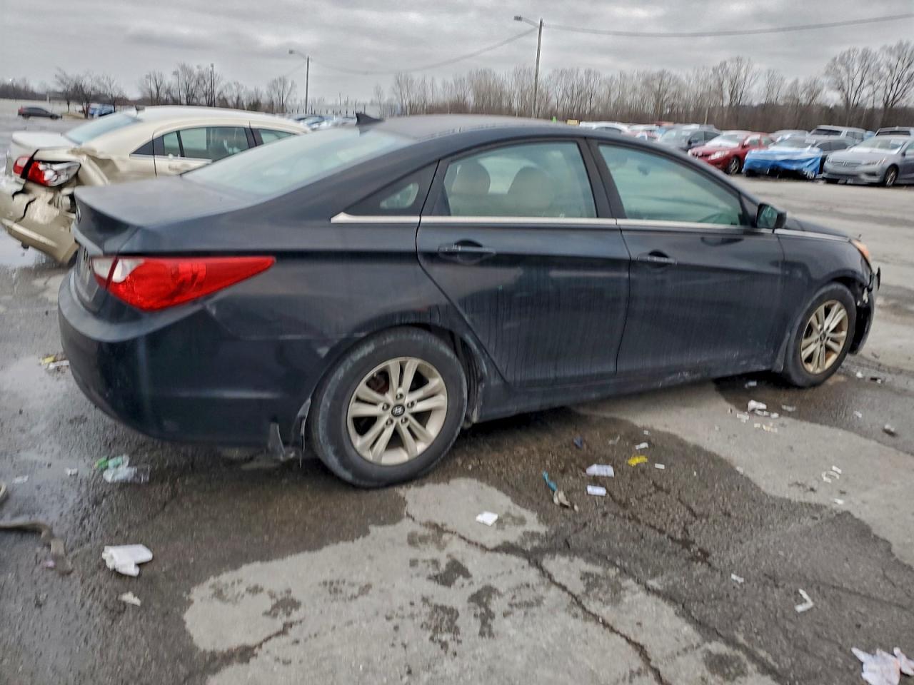 2013 Hyundai Sonata Gls - Image 3