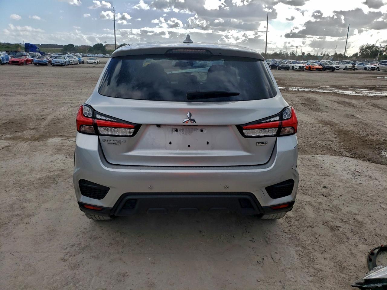 2022 Mitsubishi Outlander Sport Es - Фото 6