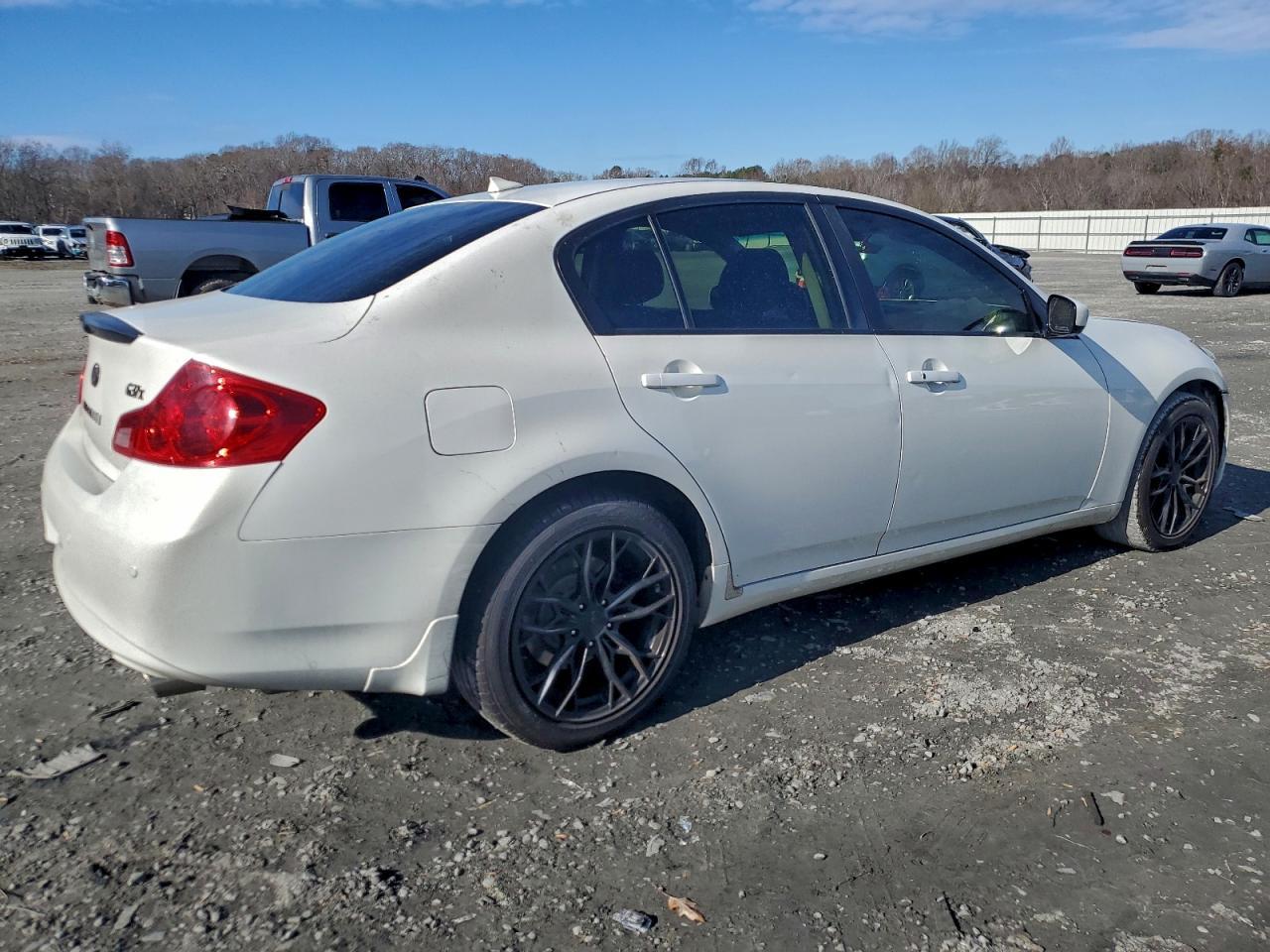 2013 Infiniti G37 - Фото 3