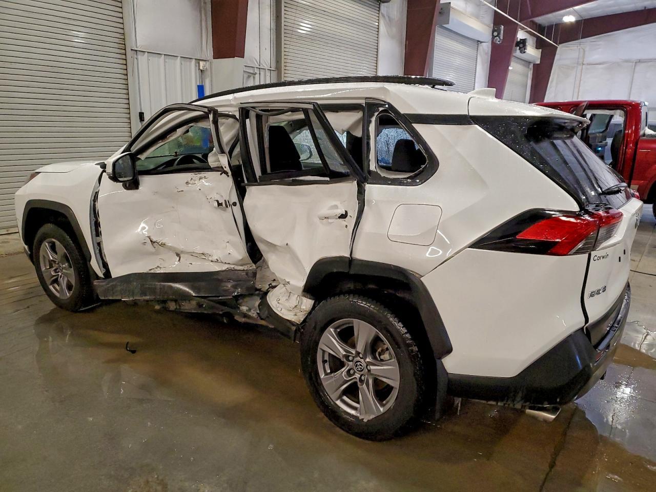 2022 Toyota Rav4 Xle - Image 2