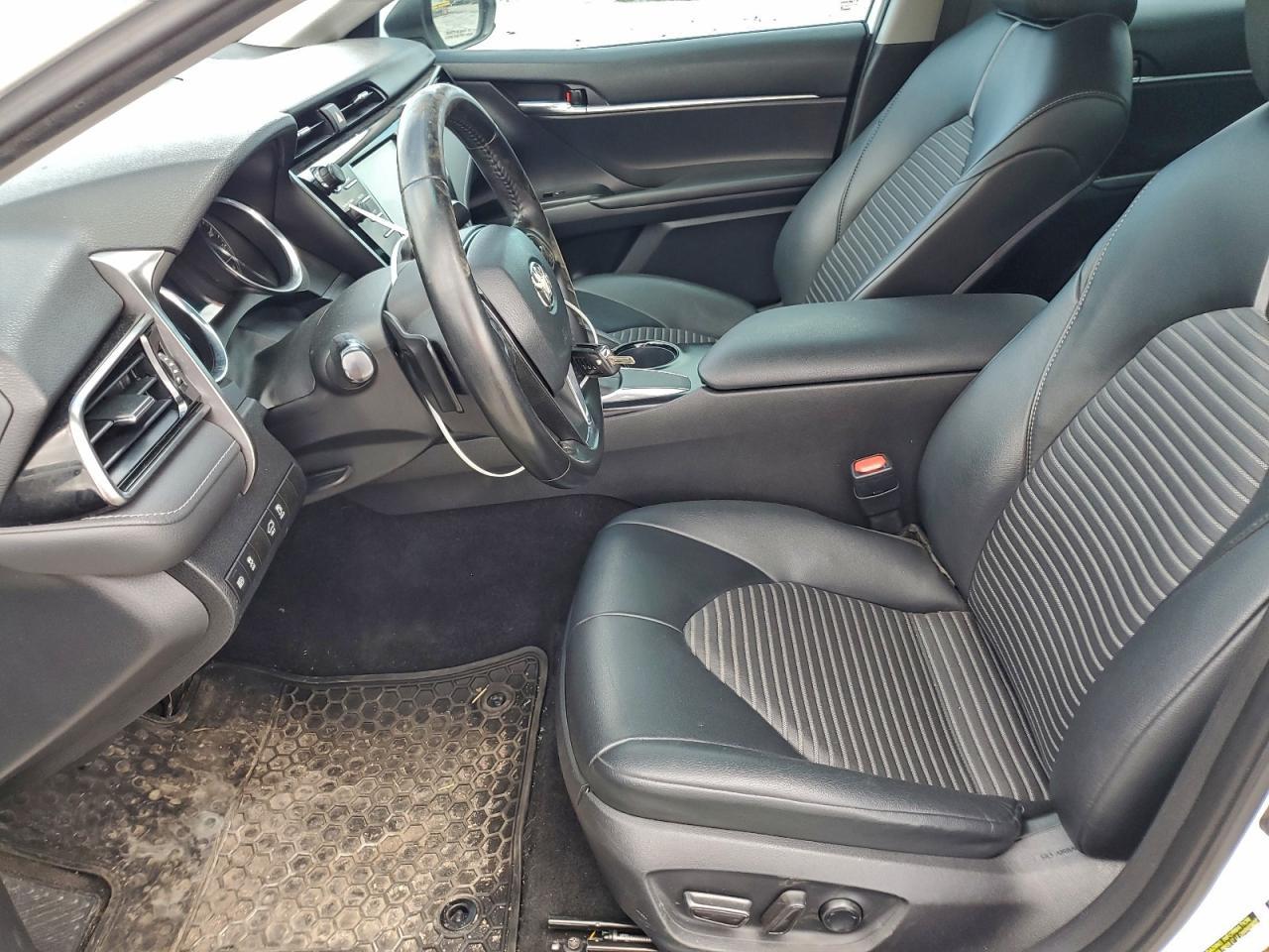 2020 Toyota Camry Se - Image 7
