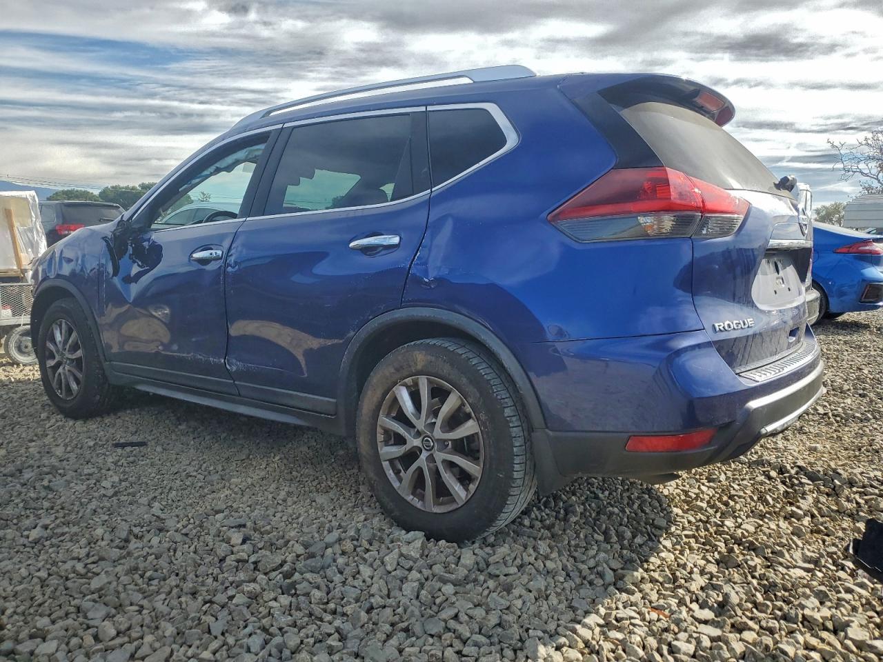 2018 Nissan Rogue S - Фото 2
