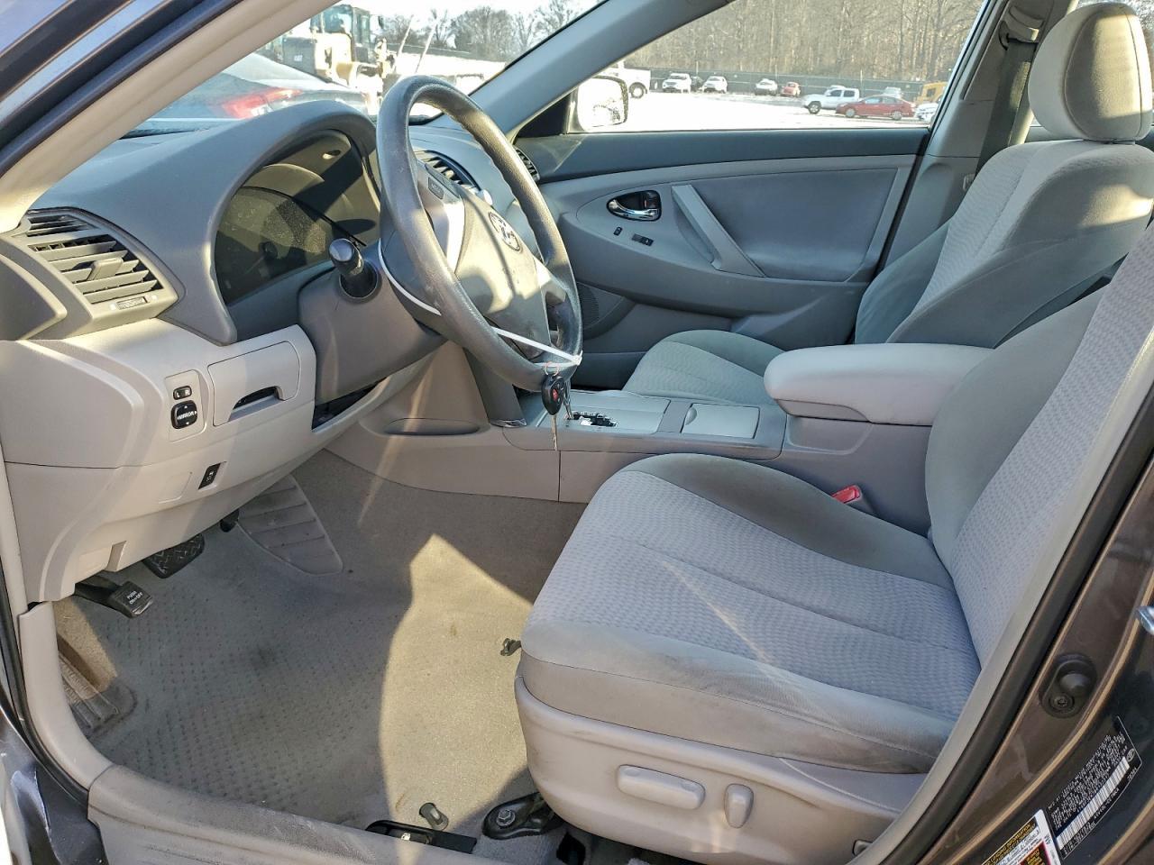 2011 Toyota Camry Base - Фото 7