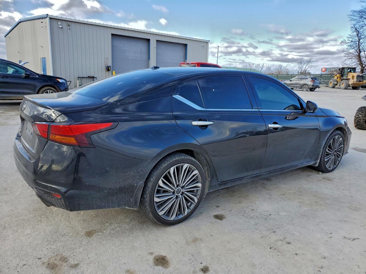 2024 Niss Altima S - Image 3