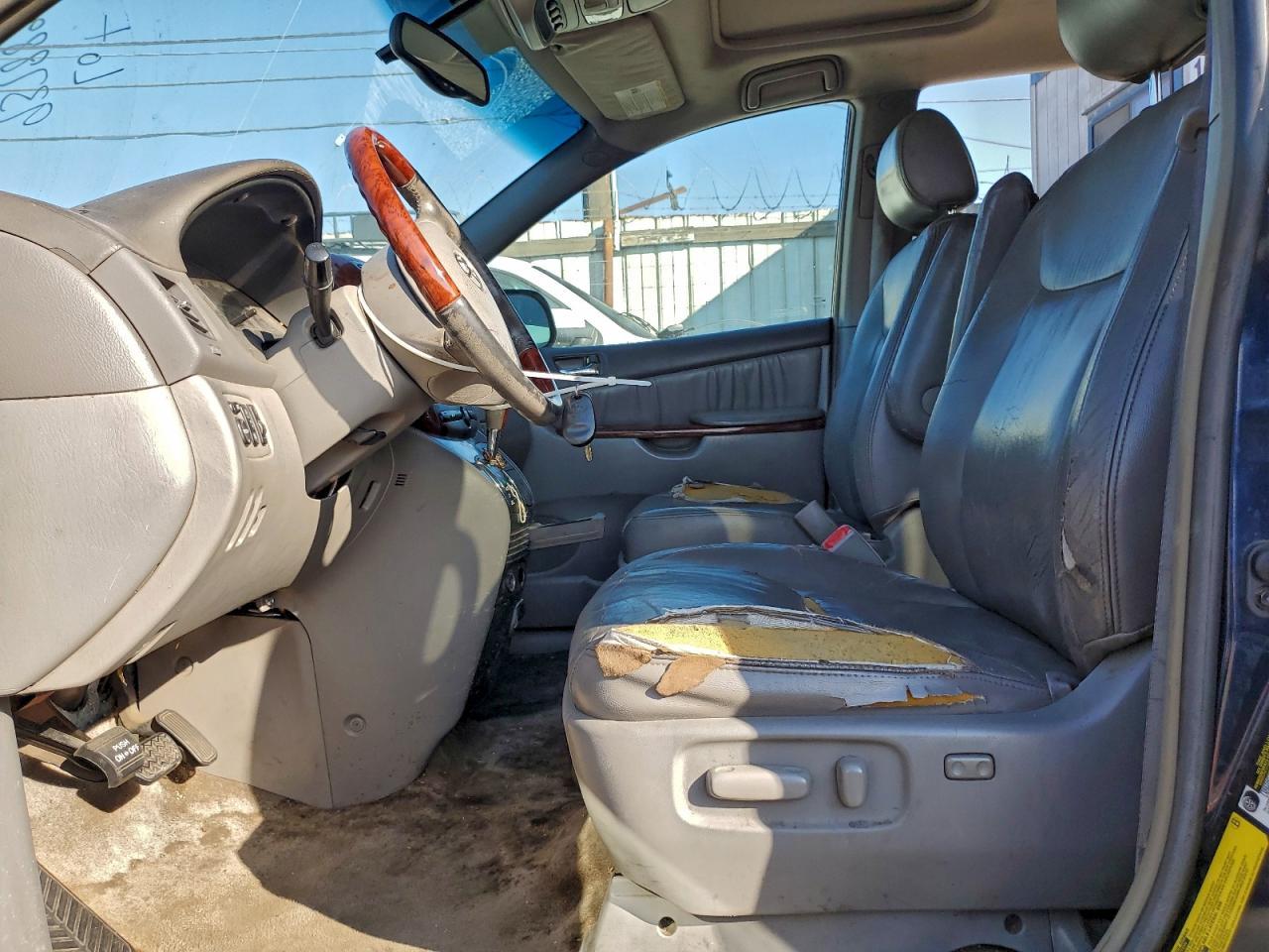 2005 Toyota Sienna Xle - Image 7