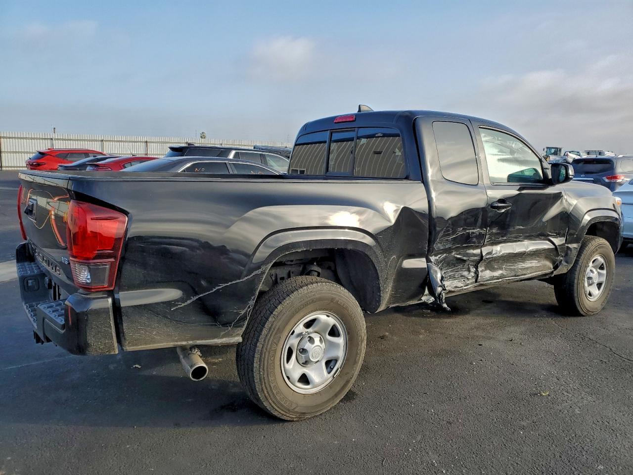 2023 Toyota Tacoma Access Cab - Image 3