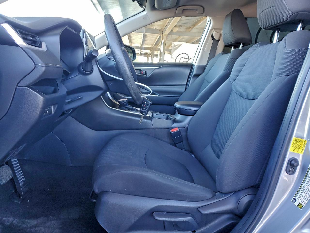 2020 Toyota Rav4 Le - Фото 7