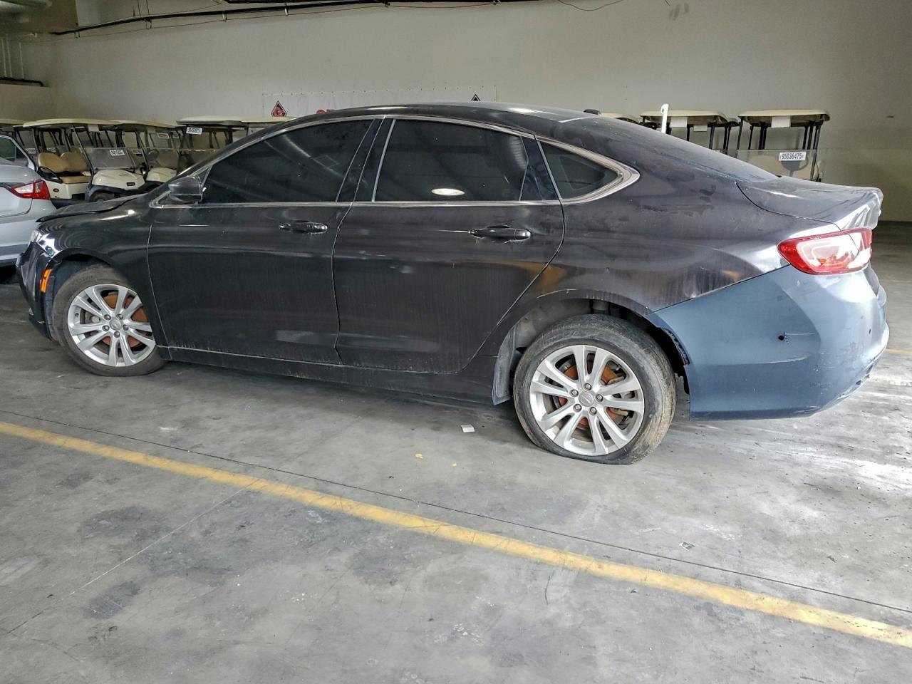 2015 Chrysler 200 Limited - Фото 2