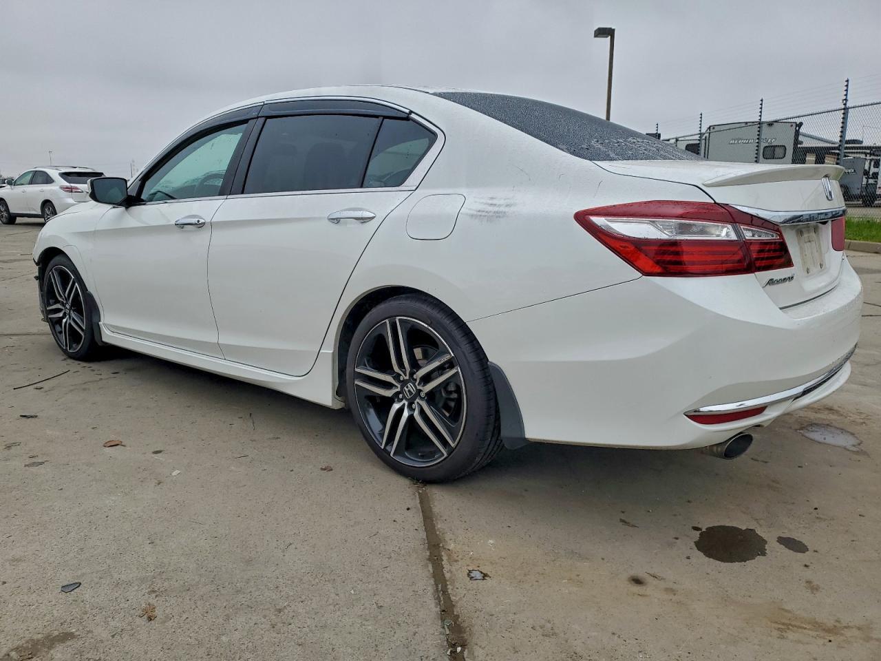 2017 Honda Accord Sport - Фото 2