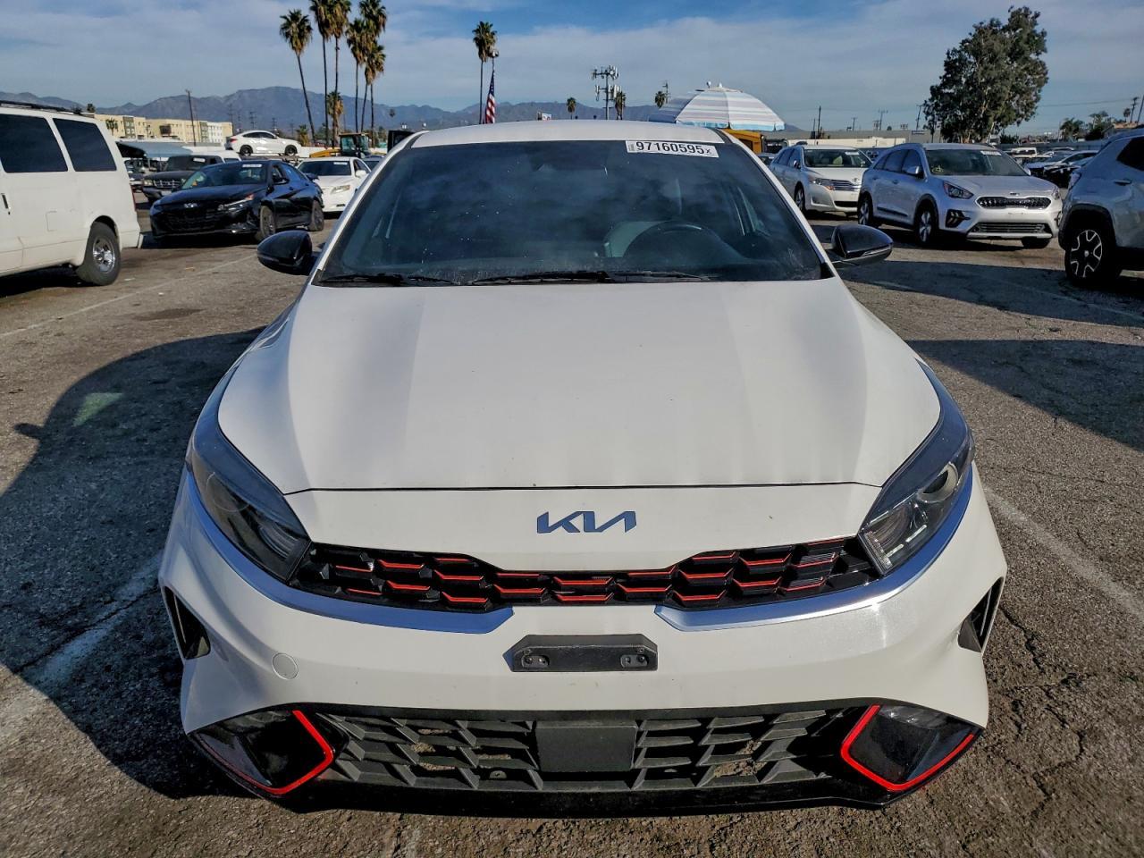 2022 Kia Forte Gt Line - Фото 5