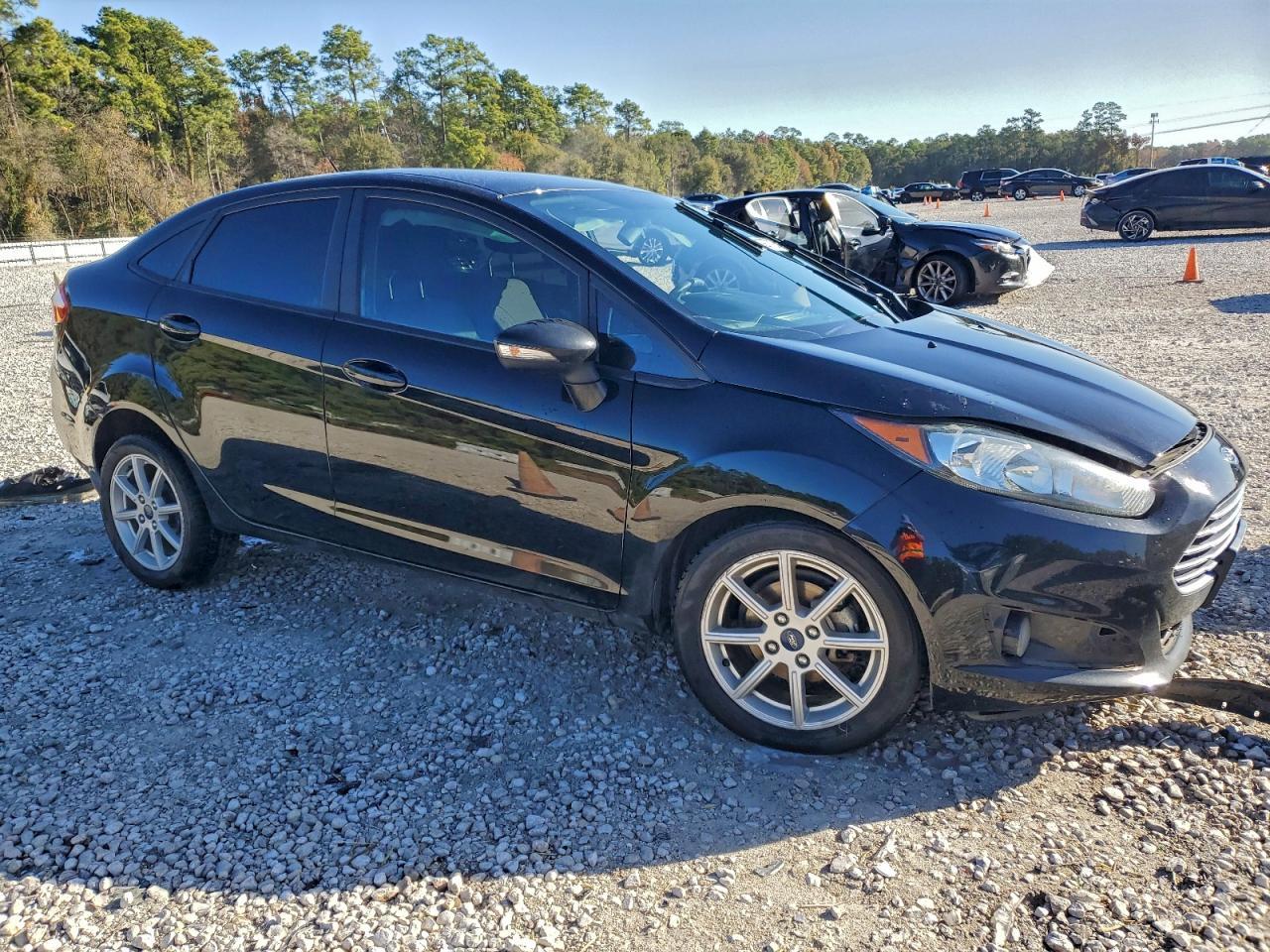 2019 Ford Fiesta Se - Image 4