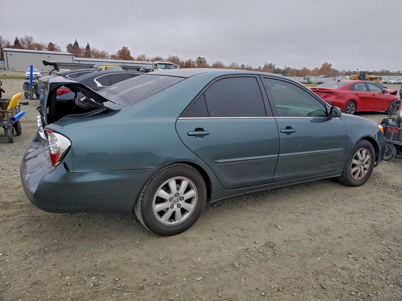 2002 Toyota Camry Le - Фото 3