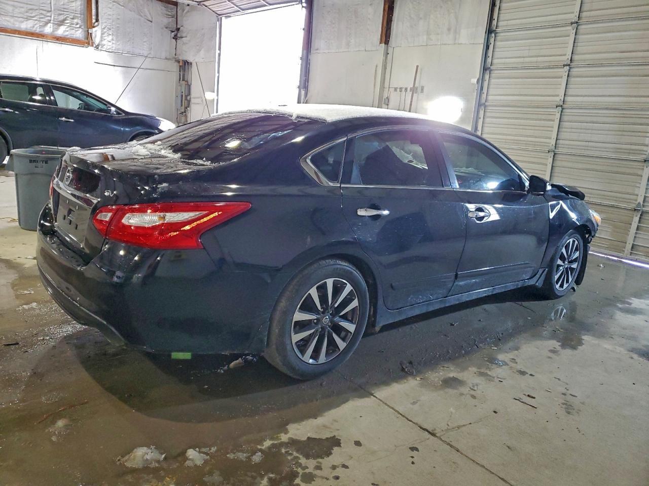 2017 Nissan Altima 2.5 - Фото 3