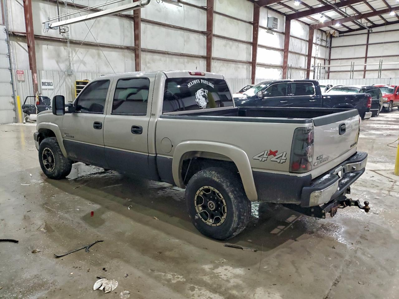 2004 Chevrolet Silverado K2500 Heavy Duty - Image 2