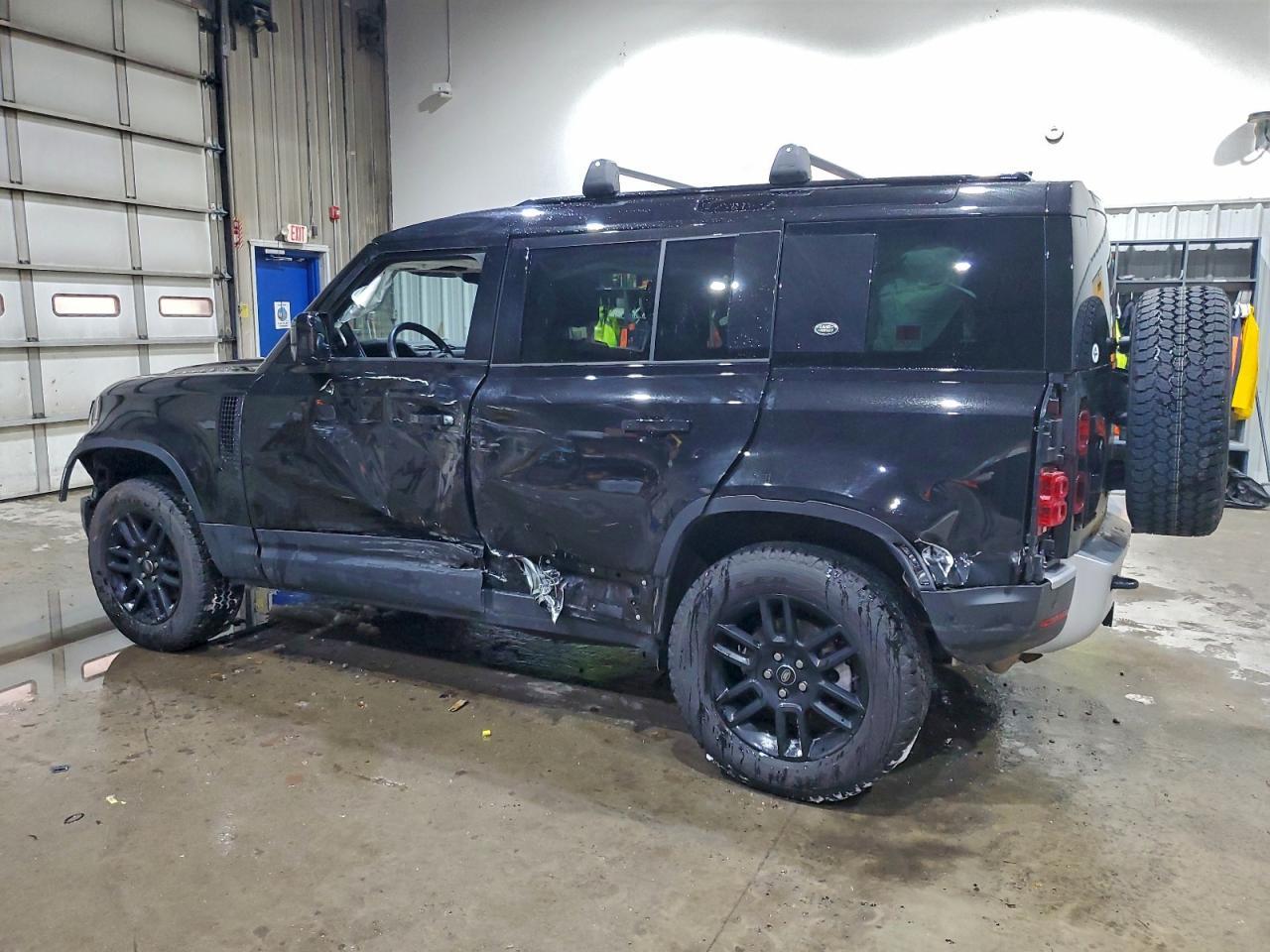 2024 Land Rover Defender 110 S - Фото 2