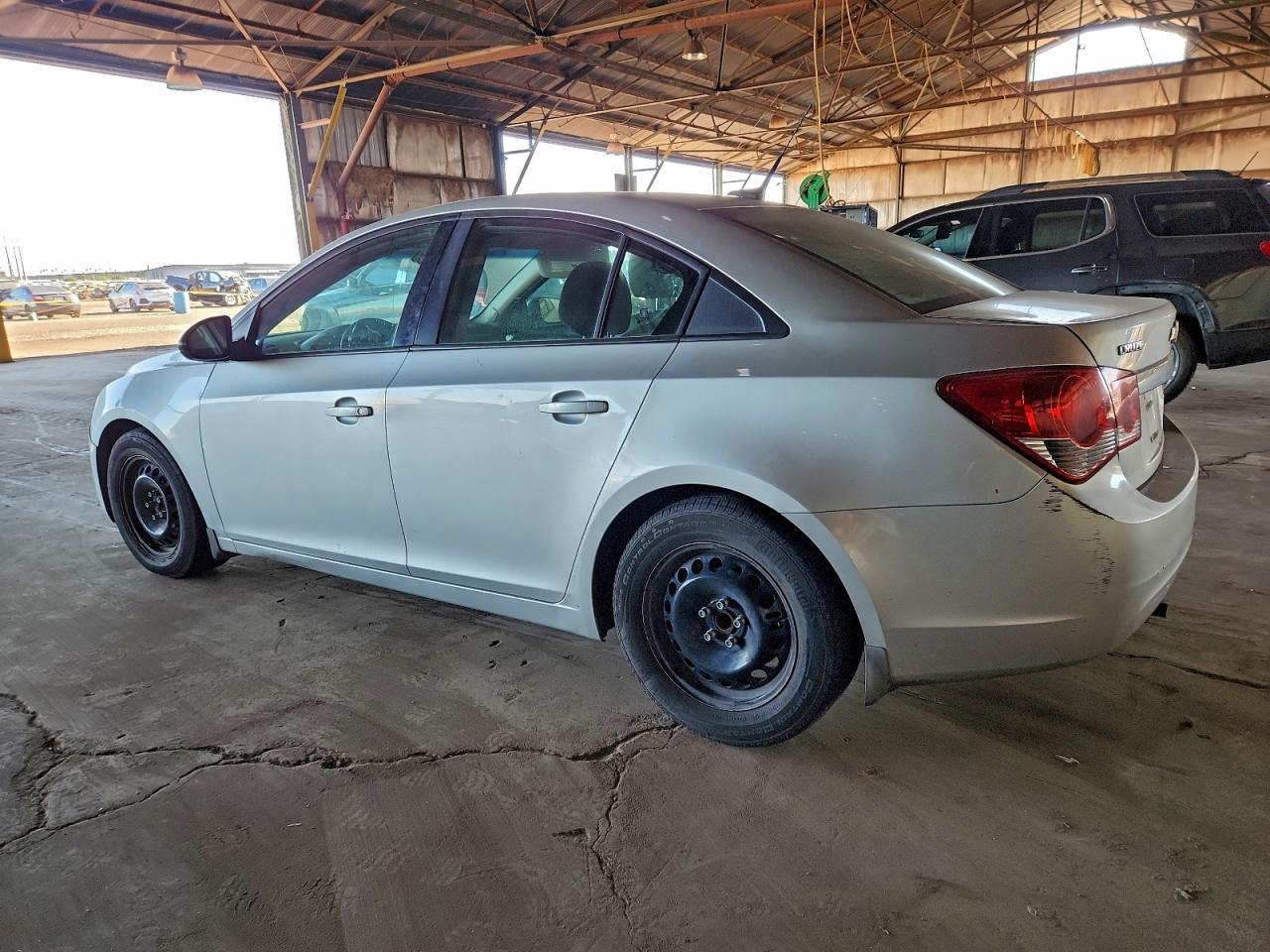 2013 Chevrolet Cruze Ls - Image 2