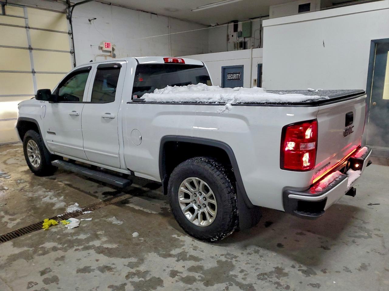 2016 GMC Sierra K1500 - Image 2