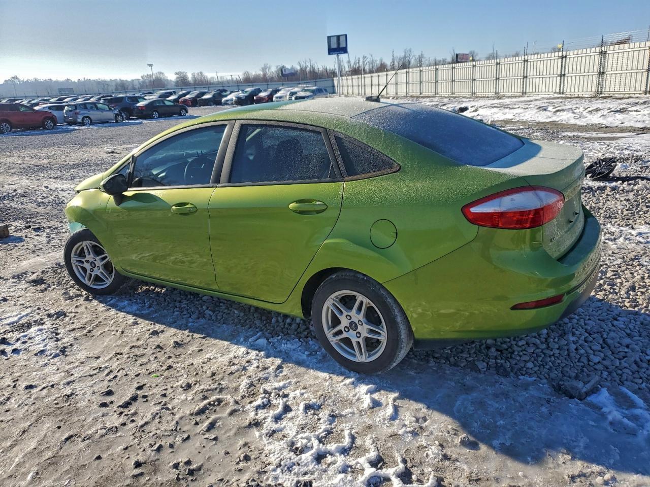 2018 Ford Fiesta Se - Image 2