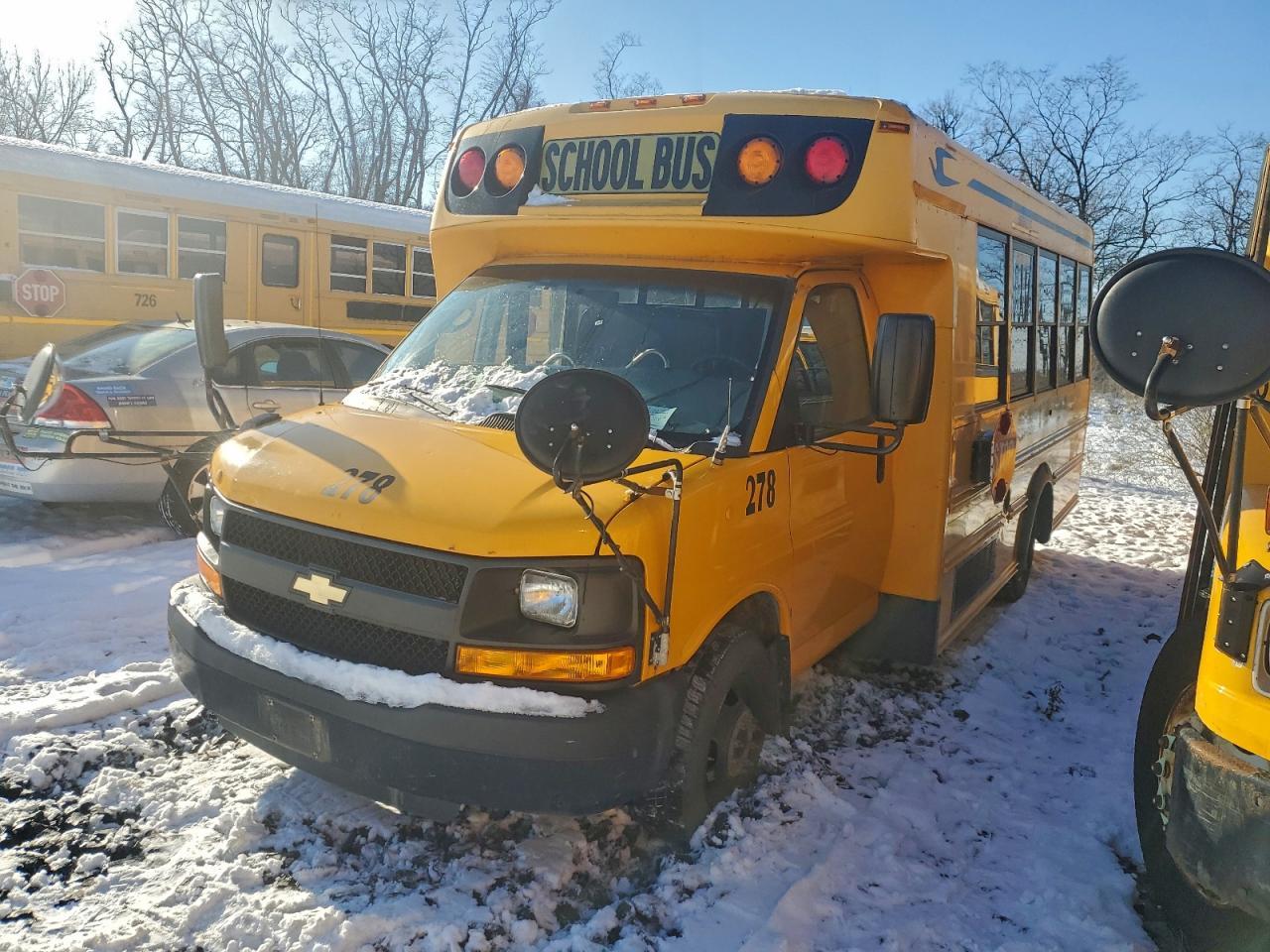2012 Chevrolet Express School Bus - Фото 2