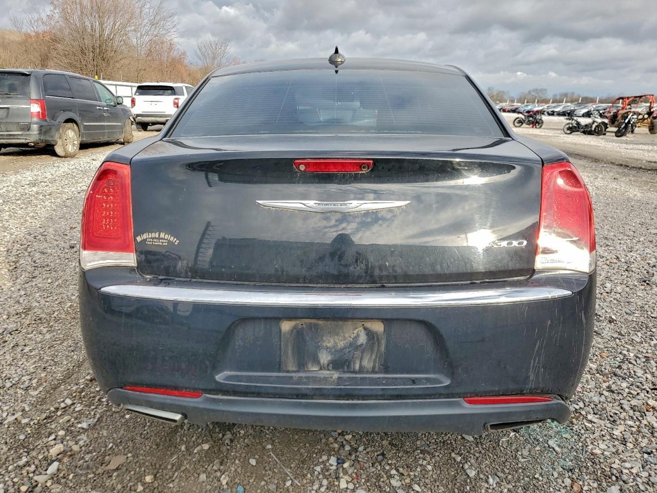 2016 Chrysler 300 Limited - Фото 6