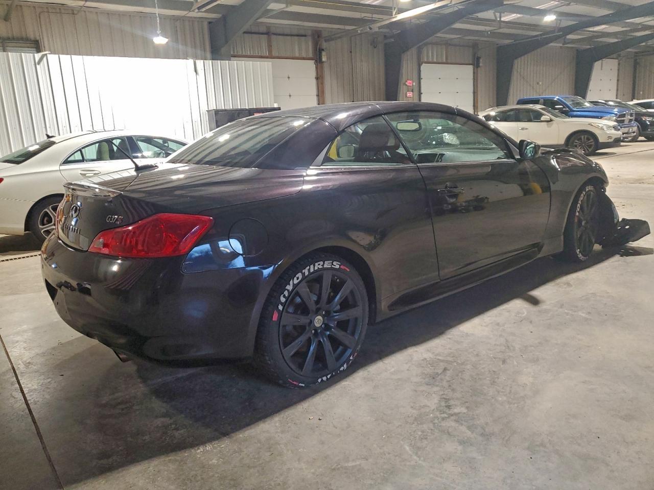 2011 Infiniti G37 Base - Фото 3