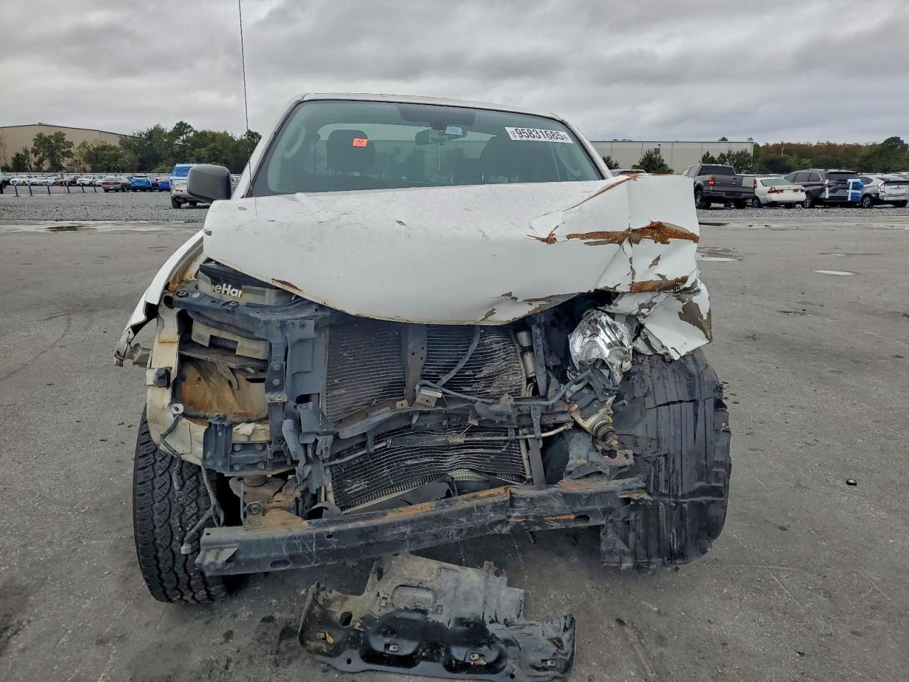 2011 Nissan Frontier S - Image 5