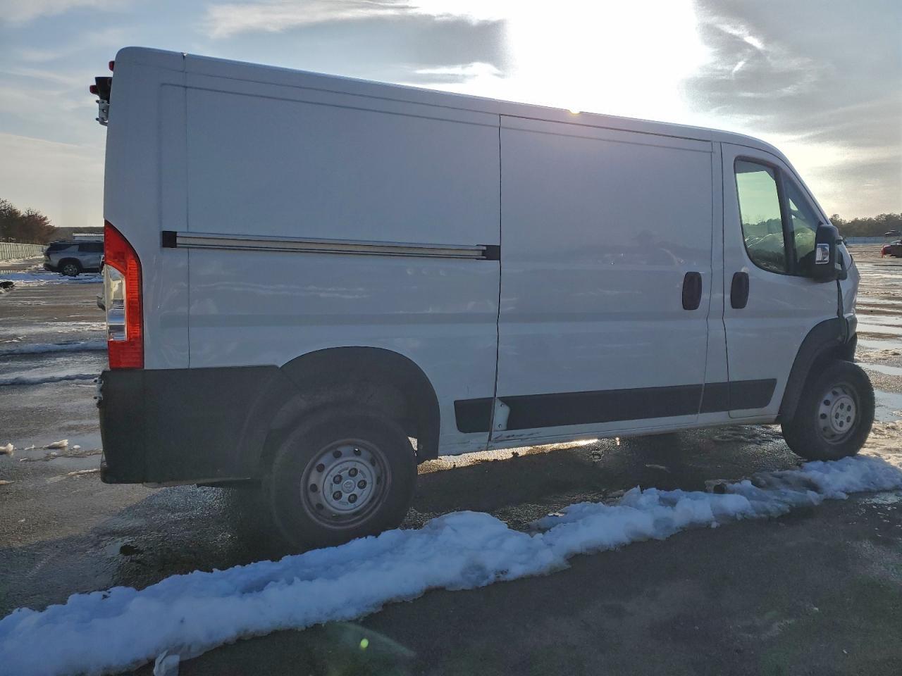 2023 Ram Promaster 2500 Delivery Van - Фото 3