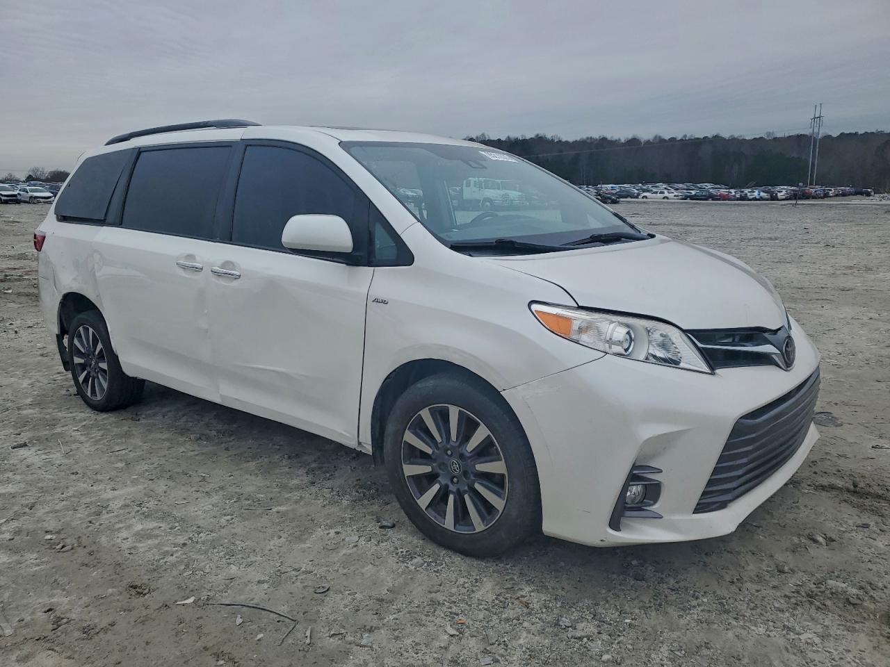2019 Toyota Sienna Xle - Фото 4
