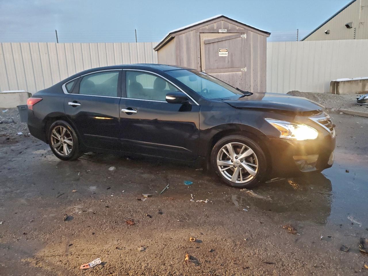 2015 Nissan Altima 2.5 - Image 4