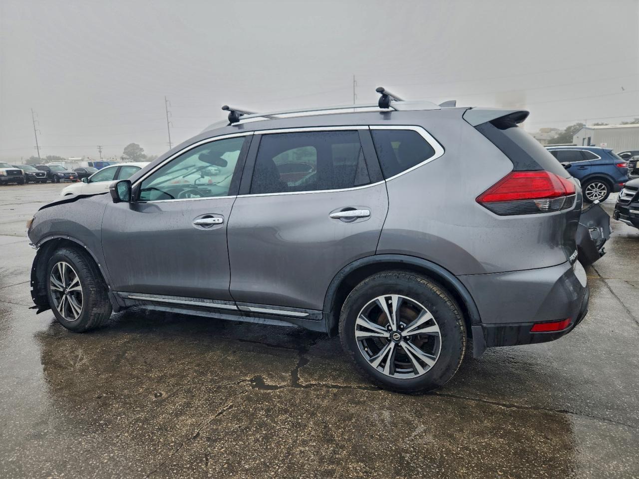 2017 Nissan Rogue S - Фото 2