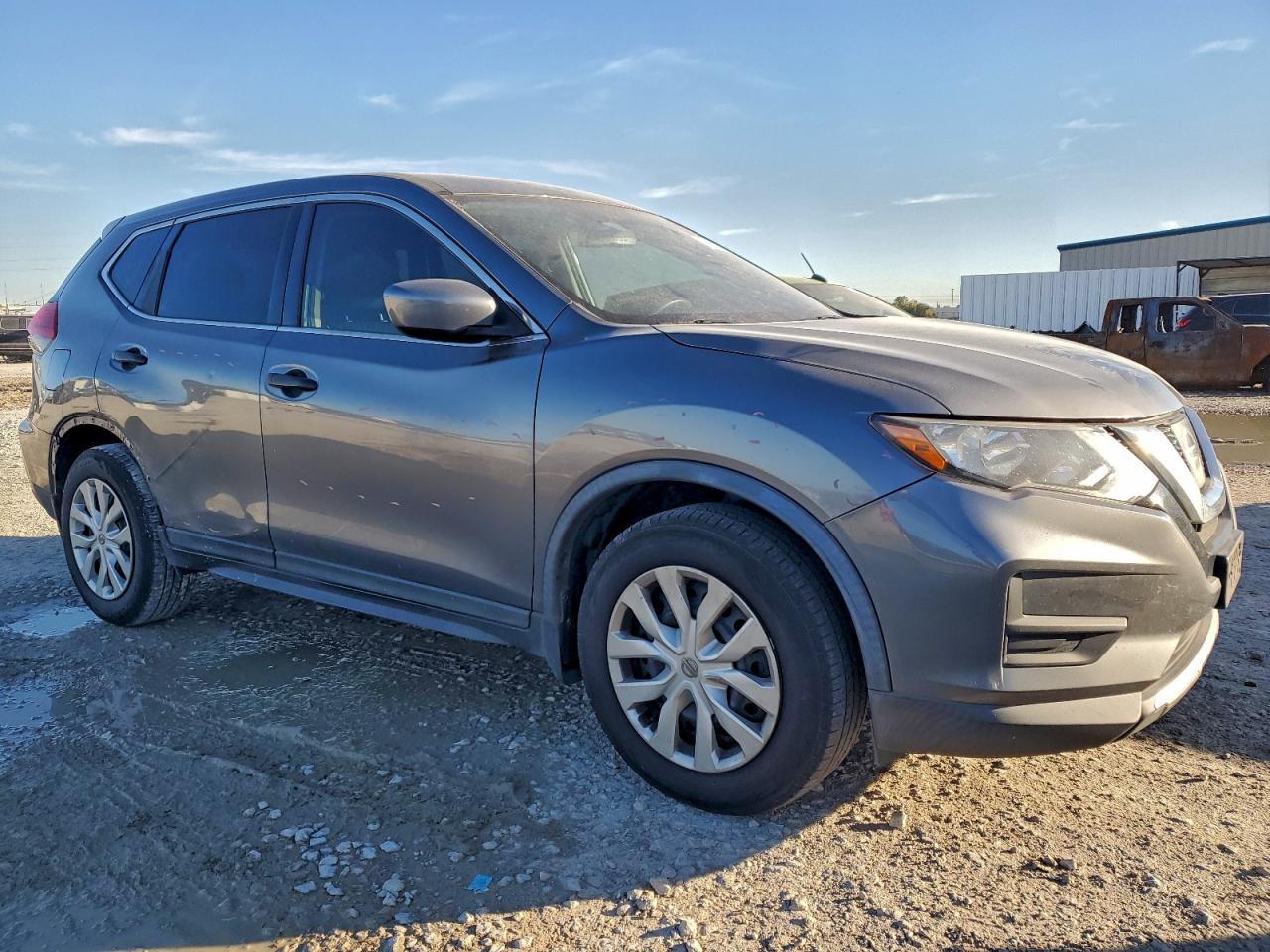 2017 Nissan Rogue S - Image 4