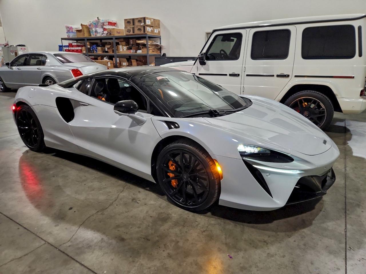 2025 Mclaren Automotive Artura - Фото 4