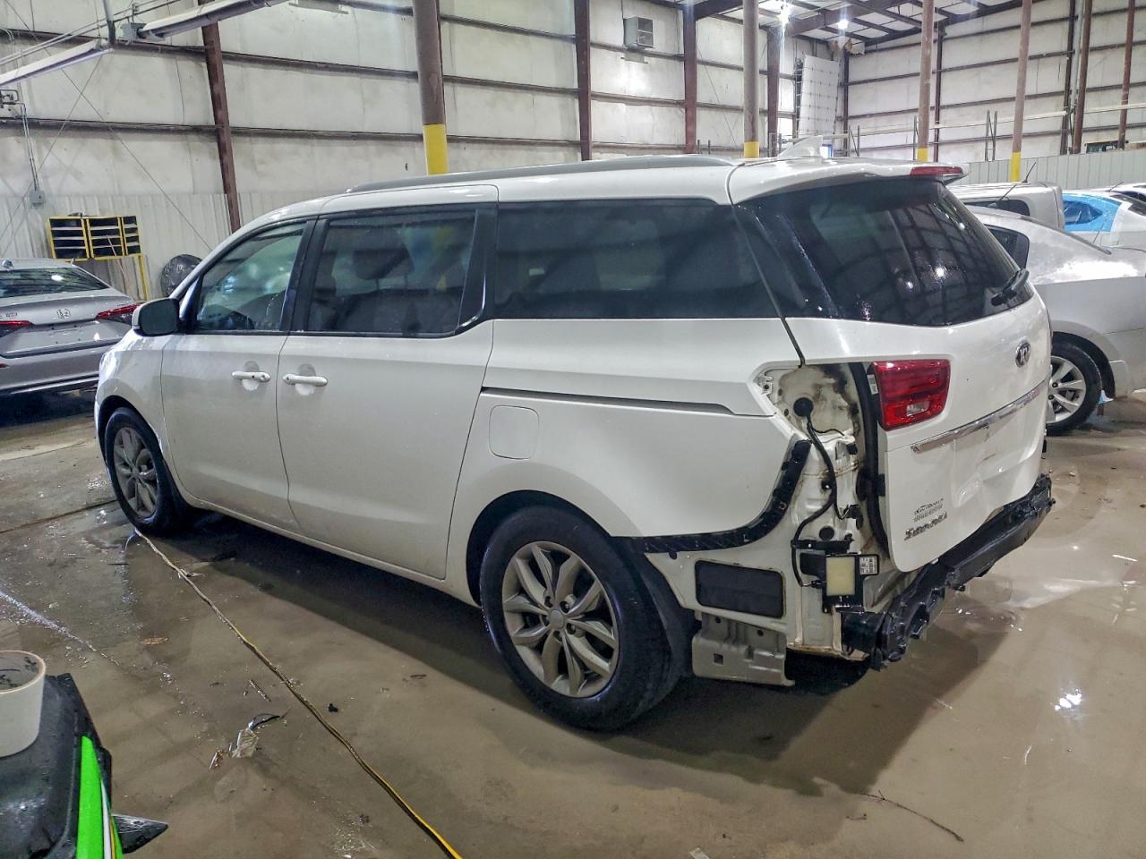 2019 Kia Sedona Ex - Image 2