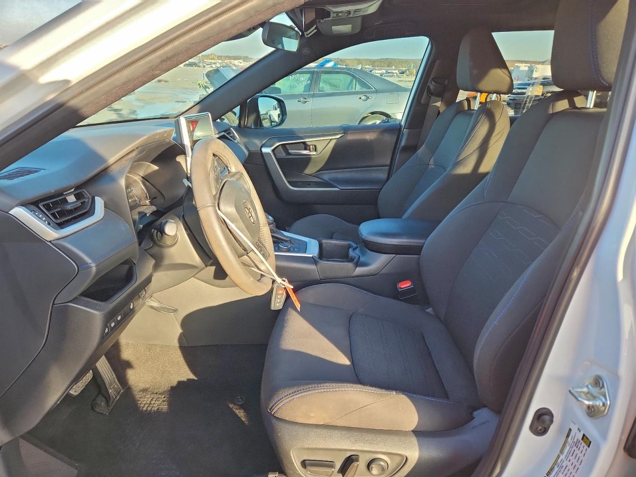 2024 Toyota Rav4 Se - Image 7